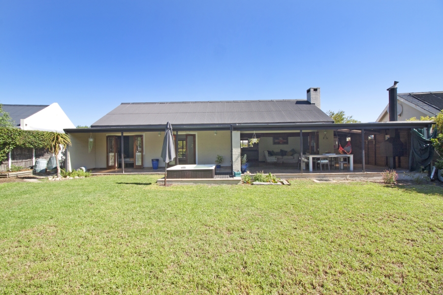 3 Bedroom Property for Sale in Milkwood Park Western Cape